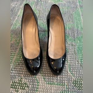 Round-toe Patent Leather Louboutins